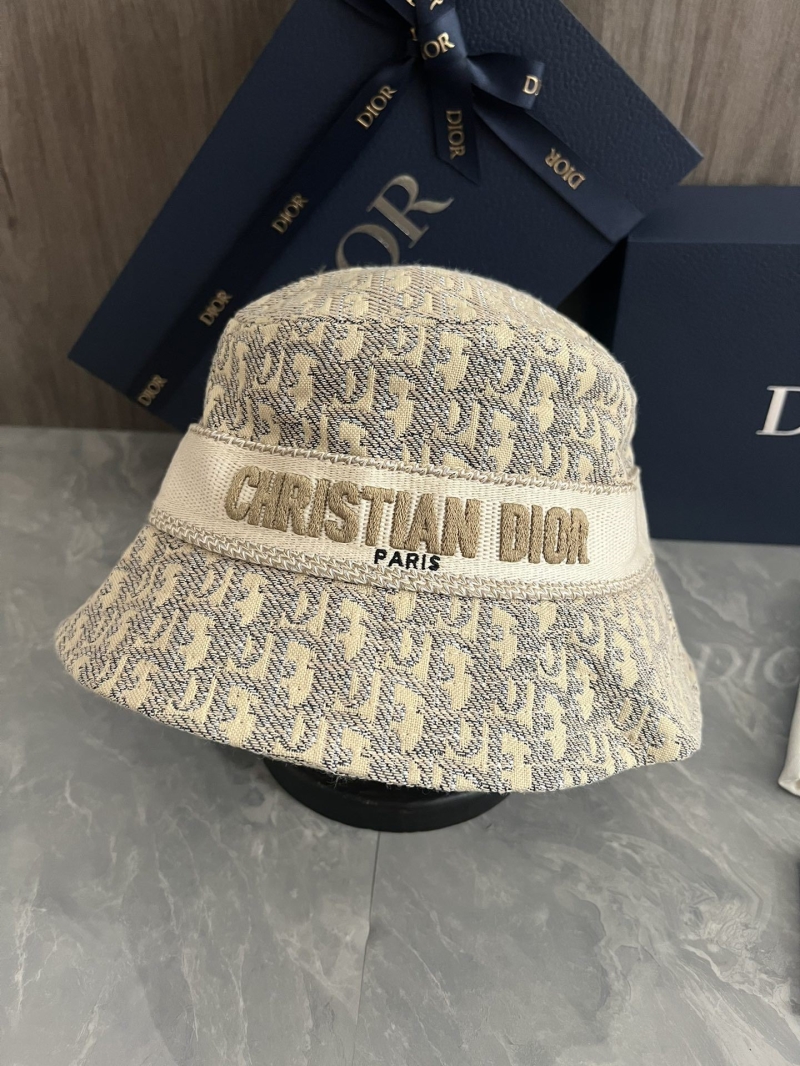 CHRISTIAN DIOR